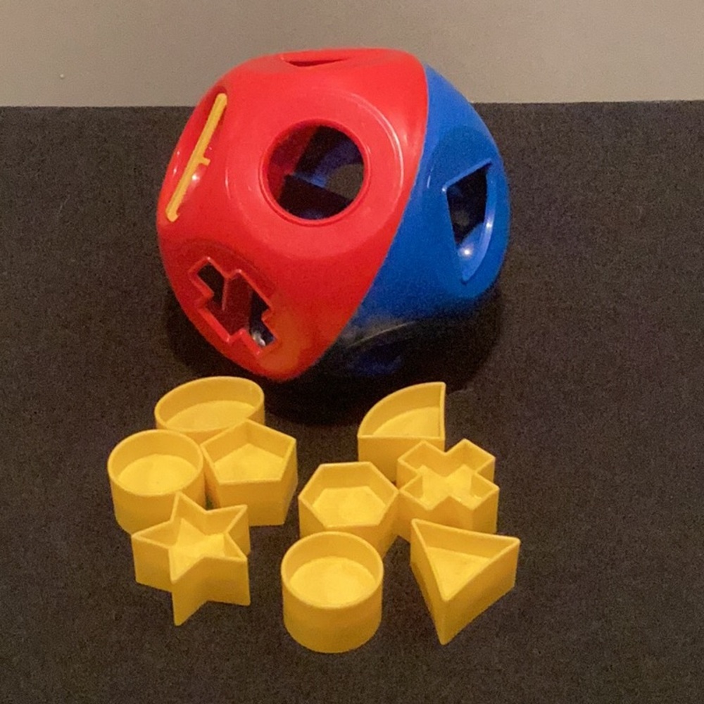 Tupperware sorting kids ball